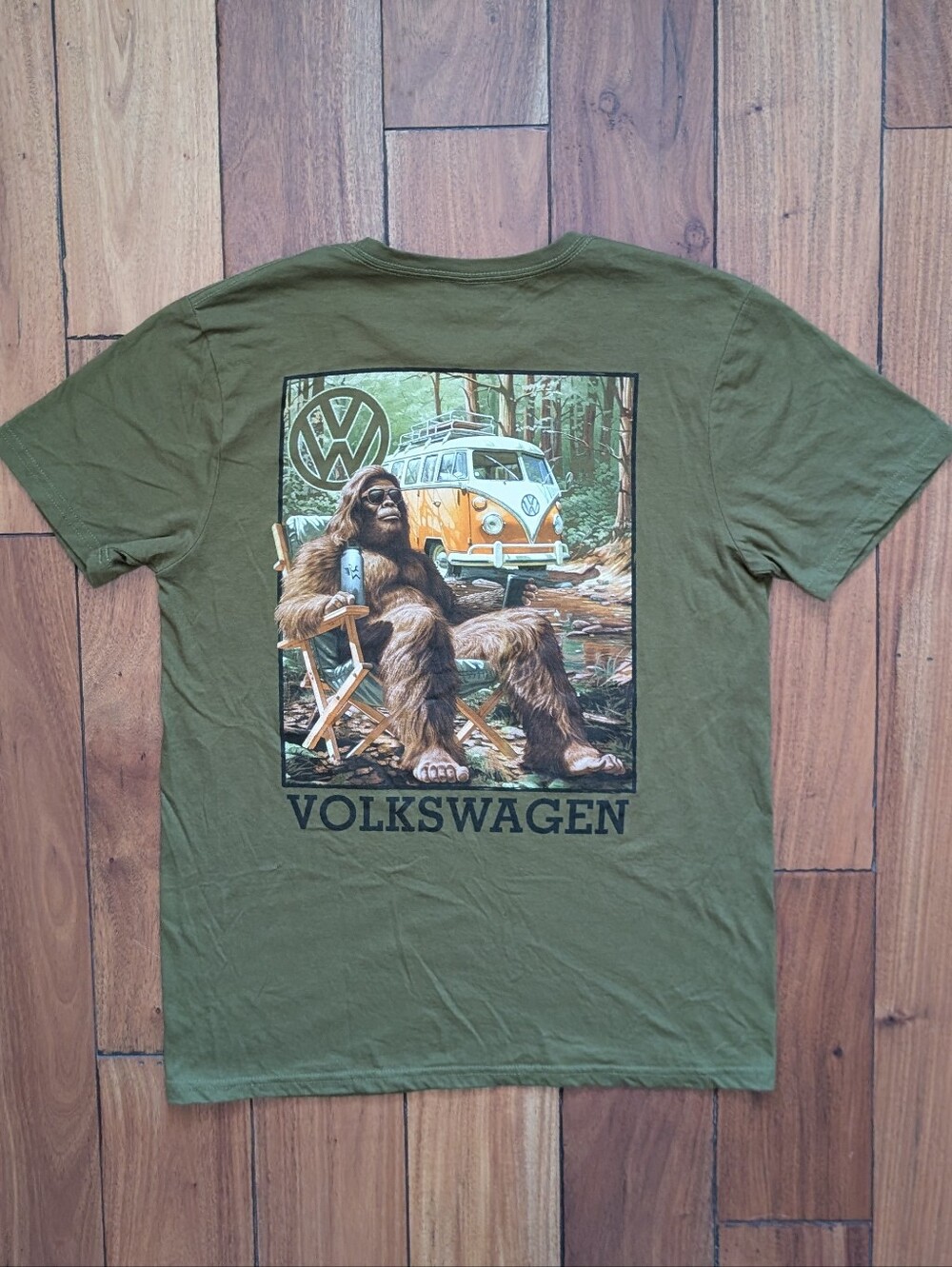 Volkswagen Bus Sasquatch T-shirt (M)